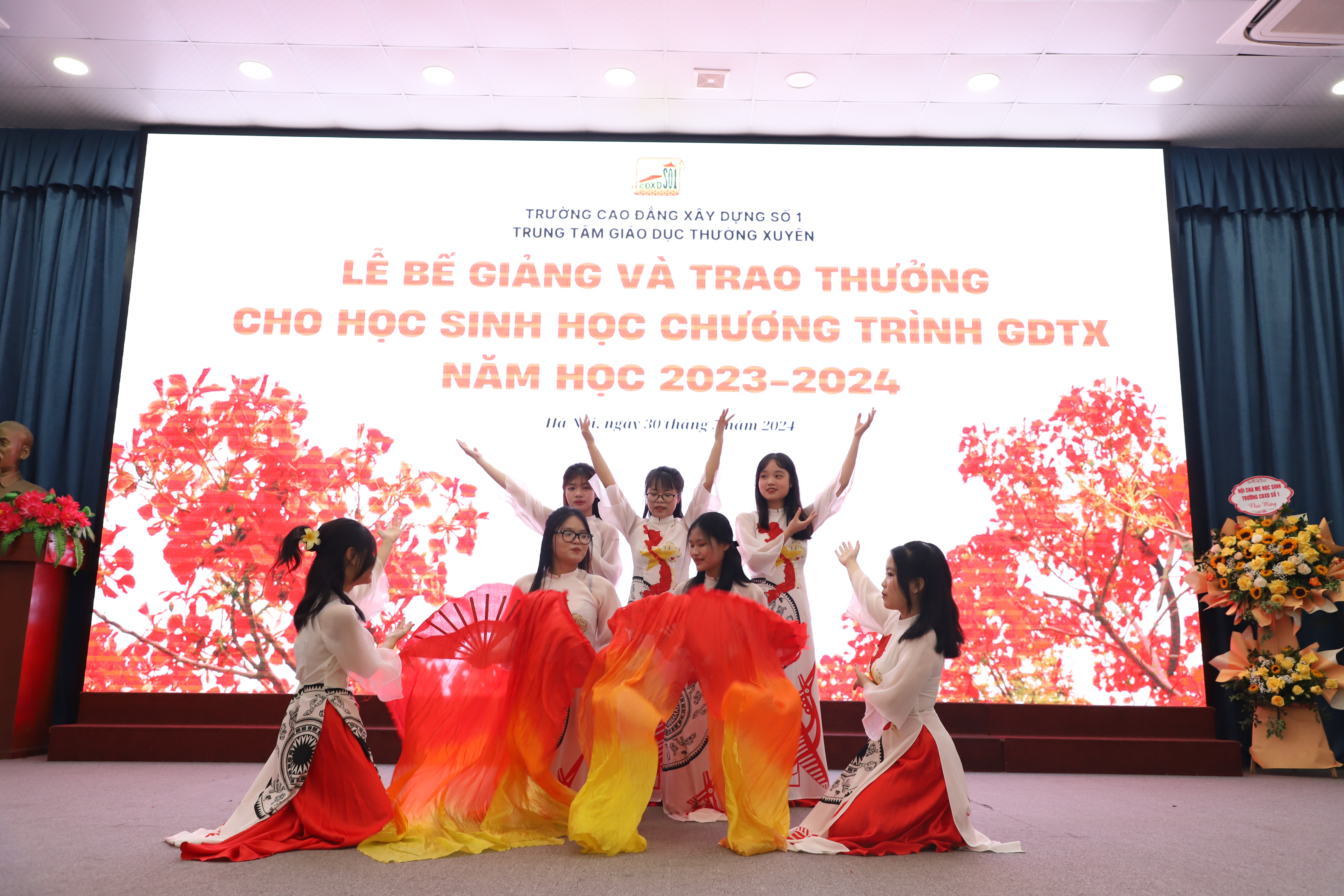 LỄ BẾ GIẢNG VÀ TRAO THƯỞNG CHO HỌC SINH HỌC CHƯƠNG TRÌNH GIÁO DỤC THƯỜNG XUYÊN NĂM HỌC 2023 – 2024